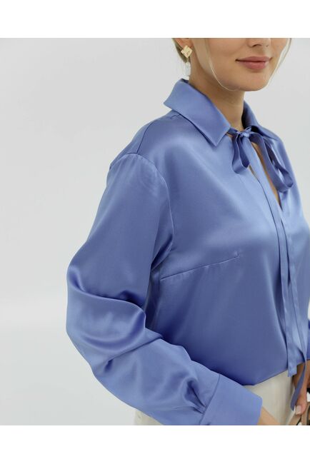 Женская рубашка из шёлка в васильковом цвете 8824 от byME 
