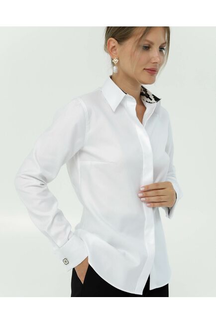 Женская рубашка из хлопка под запонки белая с отделкой геометрический узор 8841 от byME 