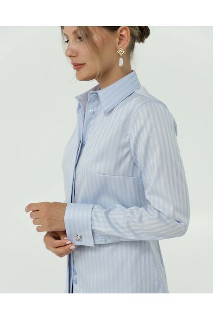 Женская рубашка под запонку голубая с фактурой ёлочка  8843 от byME 