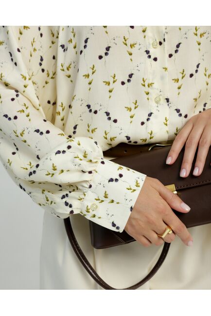 Женская рубашка в прямом силуэте с пышным рукавом принт ежевика 8849 от byME 