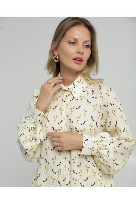 Женская рубашка в прямом силуэте с пышным рукавом принт ежевика 8849 от byME 