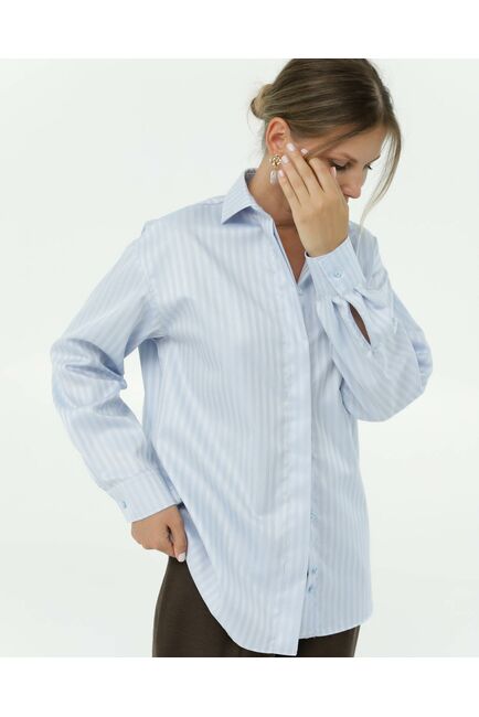 Женска рубашка из фактурного хлопка в голубом цвете  8861 от byME 