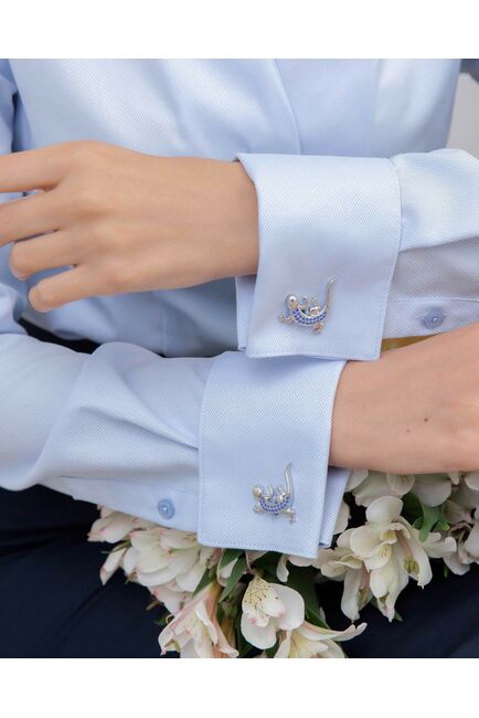 Рубашка хлопковая голубая с воротником стойкой и манжетой под запонки 8871 от byME 