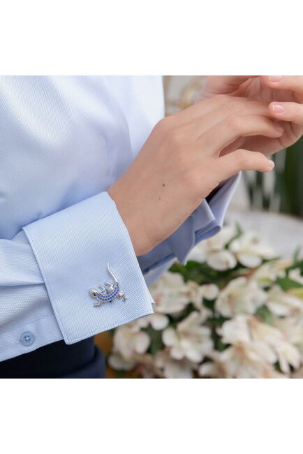 Рубашка хлопковая голубая с воротником стойкой и манжетой под запонки 8871 от byME 