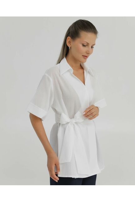 Рубашка хлопкавая  белая на запах из жатой фактуры 8887 от byME 