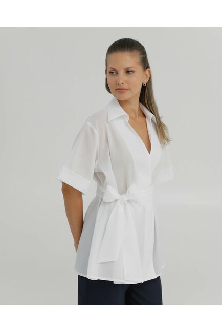 Рубашка хлопкавая  белая на запах из жатой фактуры 8887 от byME 