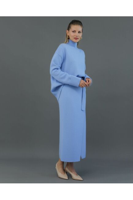 Свитер из шерсти с ангорой в васильковом цвете от byME 