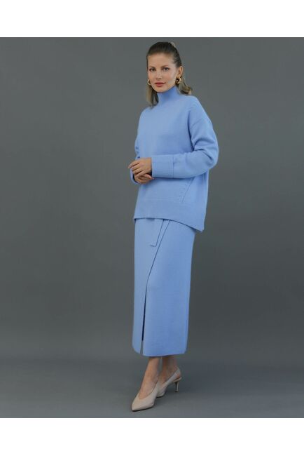 Свитер из шерсти с ангорой в васильковом цвете от byME 