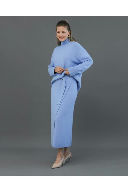 Свитер из шерсти с ангорой в васильковом цвете от byME 