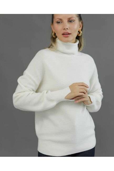 W0015W001 Джемпер из шерсти молочный от byME 