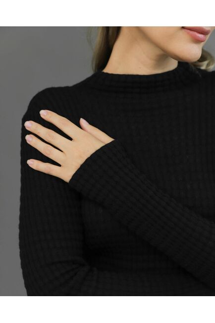 Джемпер из шерсти мериноса тонкой вязки черный от byME 