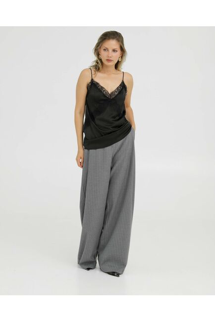 Топ черный на тонких бретелях с кружевом - 375005 от LW 