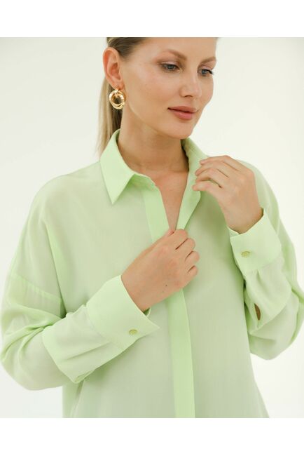 Рубашка шелковая зеленая  в прямом силуэте 8926 от byME 