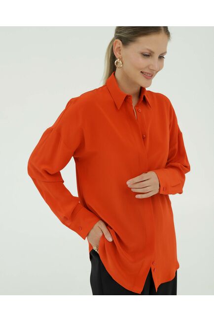Рубашка шелковая цвет тыквенного пюре в прямом силуэте 8930 от byME 