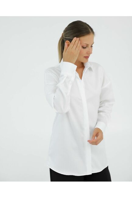Рубашка хлопковая белая в прямом силуэте с универсальной манжетой 8931 от byME 