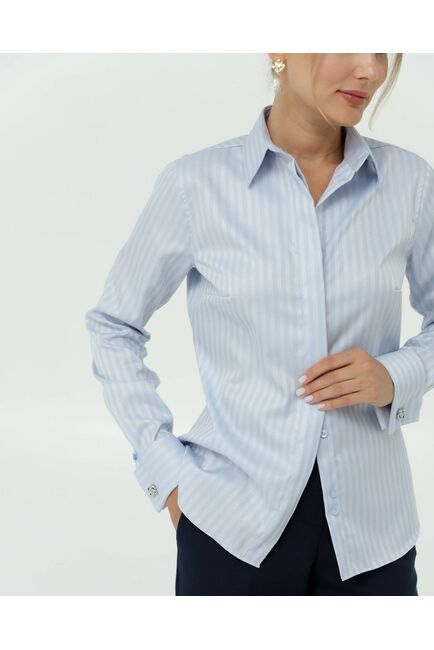 Женская рубашка под запонку голубая с фактурой ёлочка  8843 от byME 