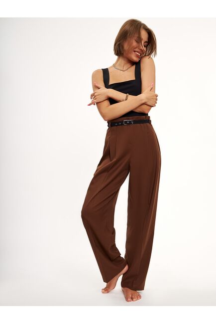 Прямые женские брюки с защипами от byME 