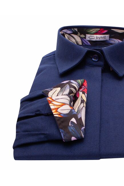 Женская рубашка в оверсайз силуэте с отделкой цветы - 8146 от ByME 