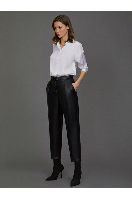 Брюки женские из экокожи с защипами от byME 