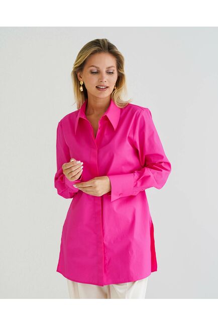 Рубашка женская из хлопка в ярко розовом цвете, в прямом силуэте с универсальной манжетой - 8583 от byME 