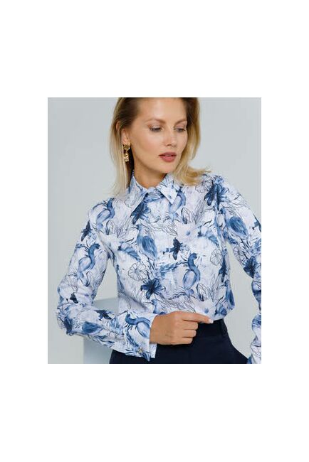 Женская рубашка полуприталенная  под запонки принт птица в цветах из шелковистого хлопка   - 8617 от byME 