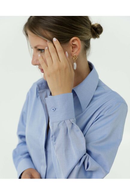 Женская рубашка в прямом силуэте с универсальной манжетой от byME 