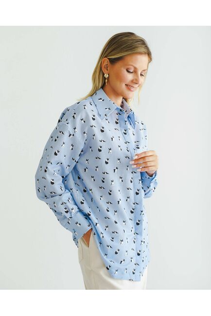 Женская рубашка с универсальным манжетом принт щенки на голубом фоне - 8542 от byME 