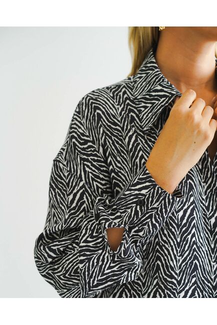 Женская рубашка с универсальным манжетом принт  зебра - 8544 от byME 