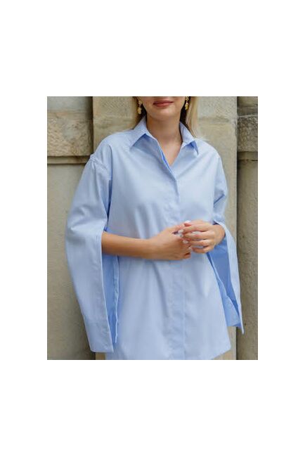 Женская рубашка с пуговицами  на рукаве  голубая - 8408D от byME 