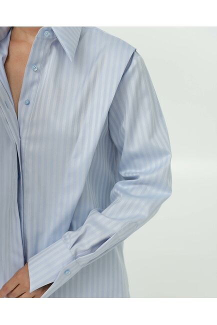 Женская рубашка голубая  из фактурного хлопка 8818 от byME 
