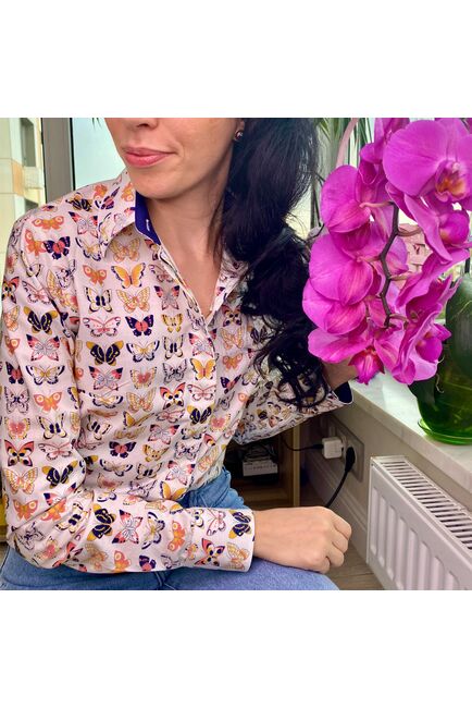 Женская рубашка  принт - бабочки, под пуговицы с супатной застежкой полуприталенная - 7813 от DoubleCuff 