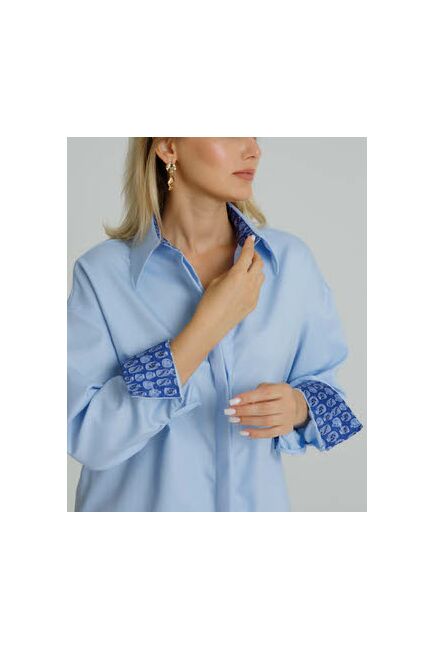 Рубашка женская из хлопка в прямом силуэте с отделкой , с универсальной манжетой - 8580 от byME 