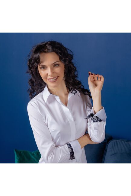 Женская рубашка под пуговицы белого цвета с яркой отделкой - 7478 от DoubleCuff 