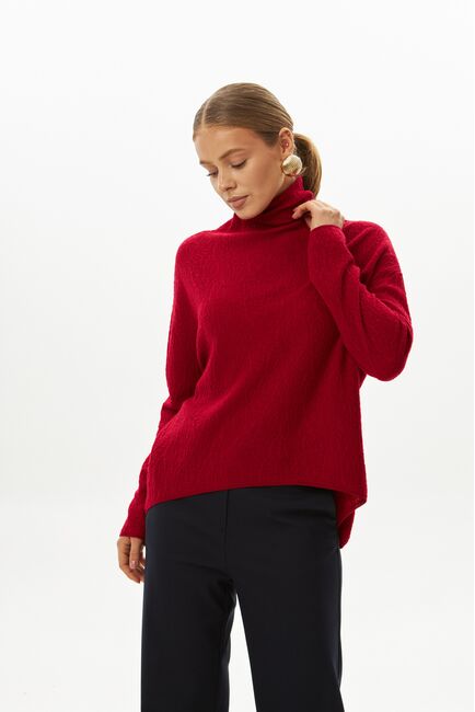 Джемпер из шерсти мериноса тонкой вязки красный фактурный от byME 