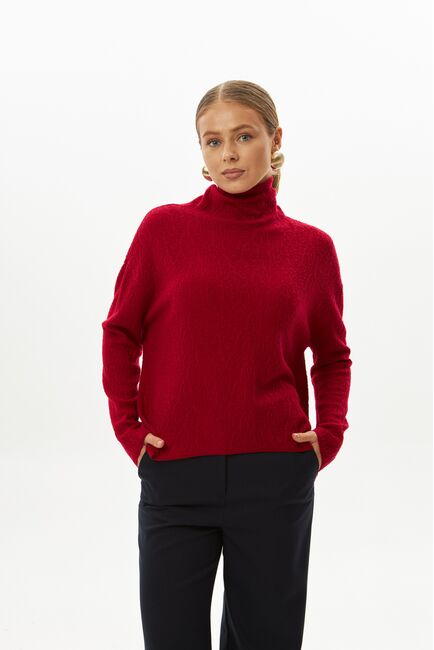 Джемпер из шерсти мериноса тонкой вязки красный фактурный от byME 