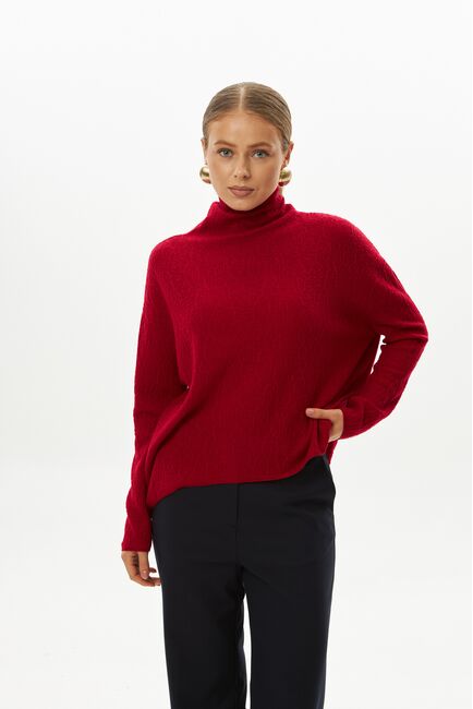 Джемпер из шерсти мериноса тонкой вязки красный фактурный от byME 