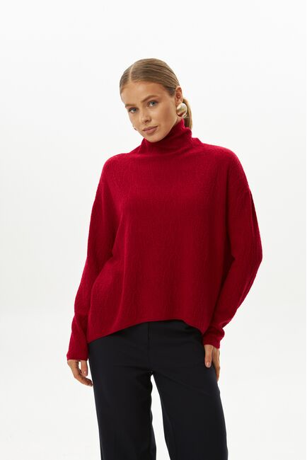 Джемпер из шерсти мериноса тонкой вязки красный фактурный от byME 