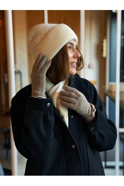 Шапка из кашемира MR0703-milk от byME 