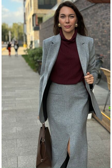 Джемпер из шерсти мериноса тонкой вязки  фактурный вишневый от ByME 