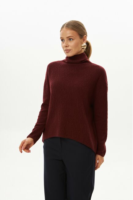Джемпер из шерсти мериноса тонкой вязки  фактурный вишневый от ByME 