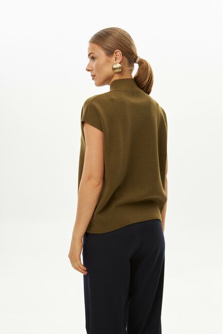 Топ из шерсти мериноса тонкой вязки и шелка Mulberry оливковый от byME 