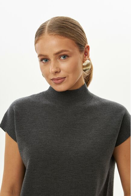 Топ из шерсти мериноса тонкой вязки и шелка Mulberry темно-серый от byME 