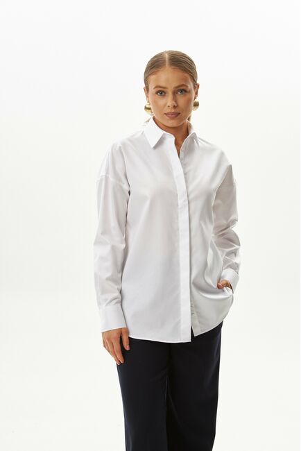 Женская рубашка хлопковая в белом цвете с фактурой мелкая   ёлочка в оверсайз силуэте -8990 от byME 