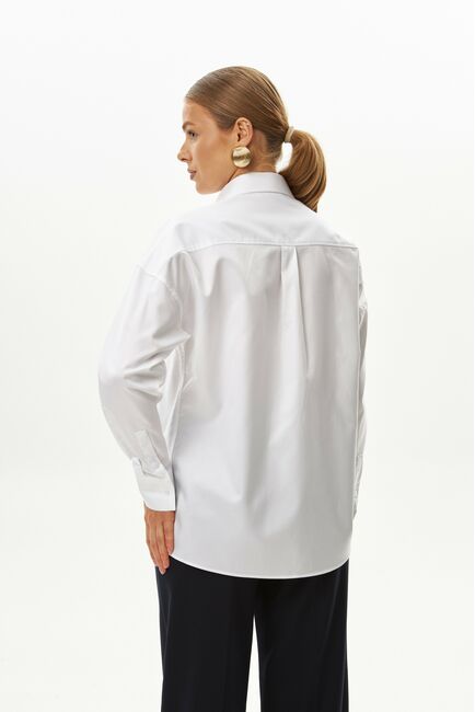 Женская рубашка хлопковая в белом цвете с фактурой мелкая   ёлочка в оверсайз силуэте -8990 от byME 