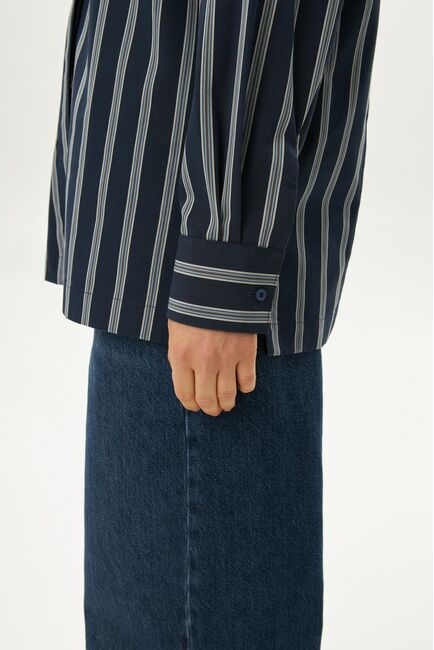 Рубашка хлопковая с универсальным манжетом синяя в полоску - 9071 от byME 