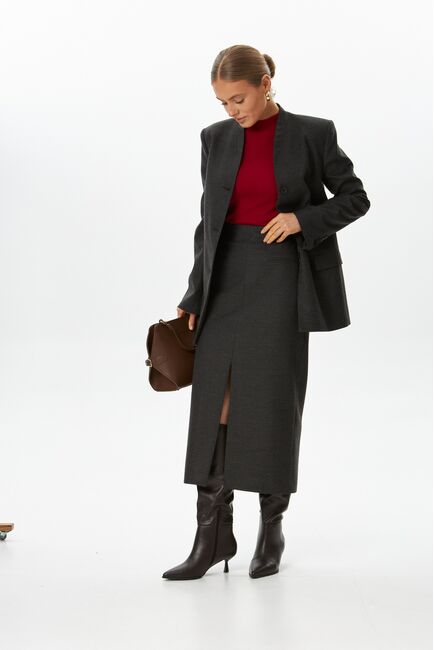 Юбка с разрезом спереди графит с добавлением шерсти SK4-1006 от byME 