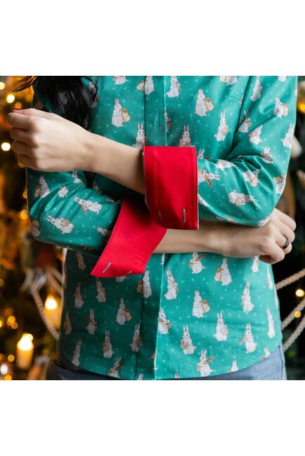 Женская рубашка принт -  зайчонок, под пуговицы с супатной застежкой полуприталенная с отделкой-7713 от DoubleCuff 