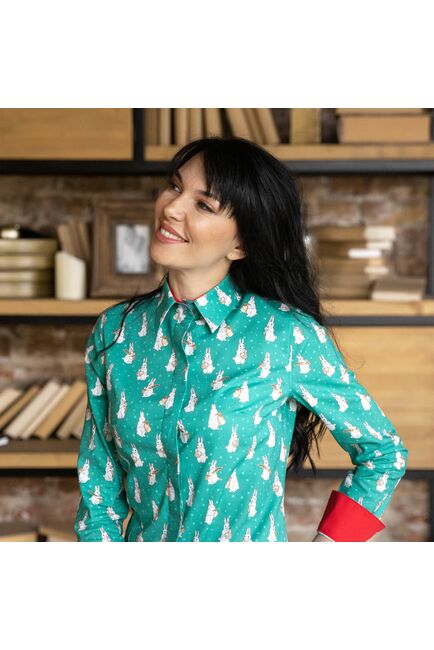 Женская рубашка принт -  зайчонок, под пуговицы с супатной застежкой полуприталенная с отделкой-7713 от DoubleCuff 