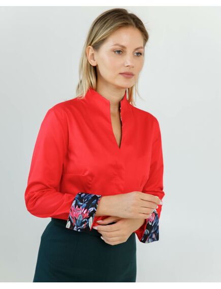 Женская рубашка под пуговицы воротник стойка красная с отделкой цветы протеи - 8613 от ByME 