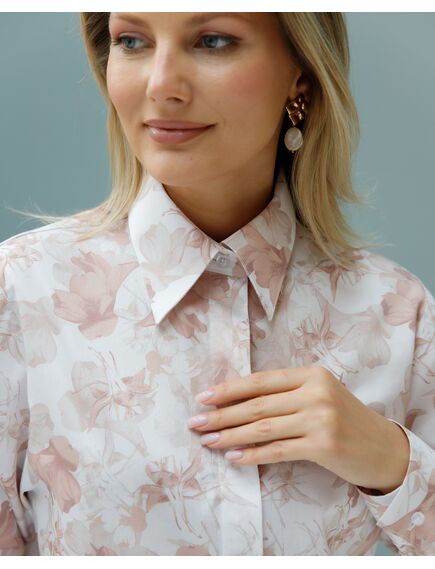 Женская рубашка в полуприталенном силуэте принт цветы с универсальной манжетой от ByME 